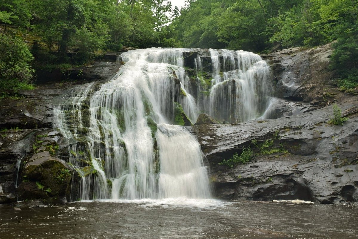Waterfall_Hero's tweet photo. Early morning light on Bald River Falls, one of my favorite waterfalls on #waterfallwednesdayCrossed the bridge and scrambled down to river level for a closer look. Perfect start to a day exploring Bald River Gorge #BaldRiverFalls #CherokeeNationalForest #TennesseeWaterfalls https://t.co/5yGLlCWsf6