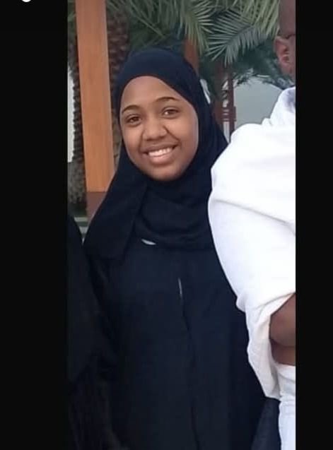 spikealkher's tweet photo. 🚨 طفلة مفقودة 🚨

نرجو من الجميع المساعدة في نشر هذا المنشور لعلّه يصل لمن يستطيع المساعدة في العثور عليها.

الاسم: [همس زرياب محمد محمود ]
العمر: [١٥ سنه ]
آخر مكان شوهدت فيه: [الحرم المكي عند الحمامات الجنب بوابة الملك عبد العزيز ]
وقت وتاريخ الفقدان: [امس ٢٧/٧/٢٠٢٦ بعد صلاة العشاء ]

في حال مشاهدتها أو توفر أي معلومة عنها، يرجى التواصل فورًا على الرقم:
📞 059 089 1299
0574793303

 #التويجري_60_عاما_من_الاناقه