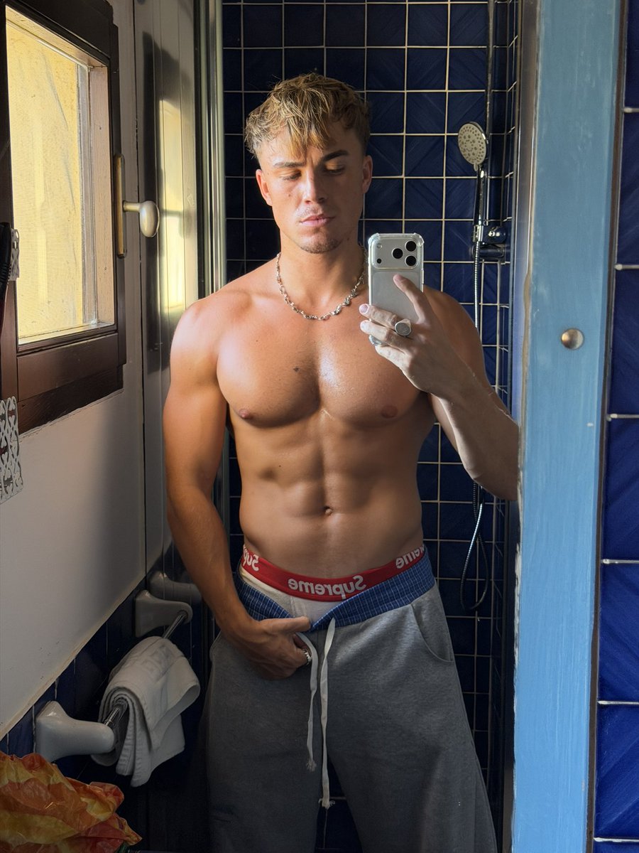 Master Chad tweet media