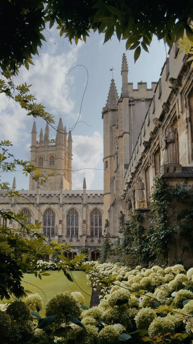 ____flowers__'s tweet photo. Oxford, England https://t.co/nKter12MT2