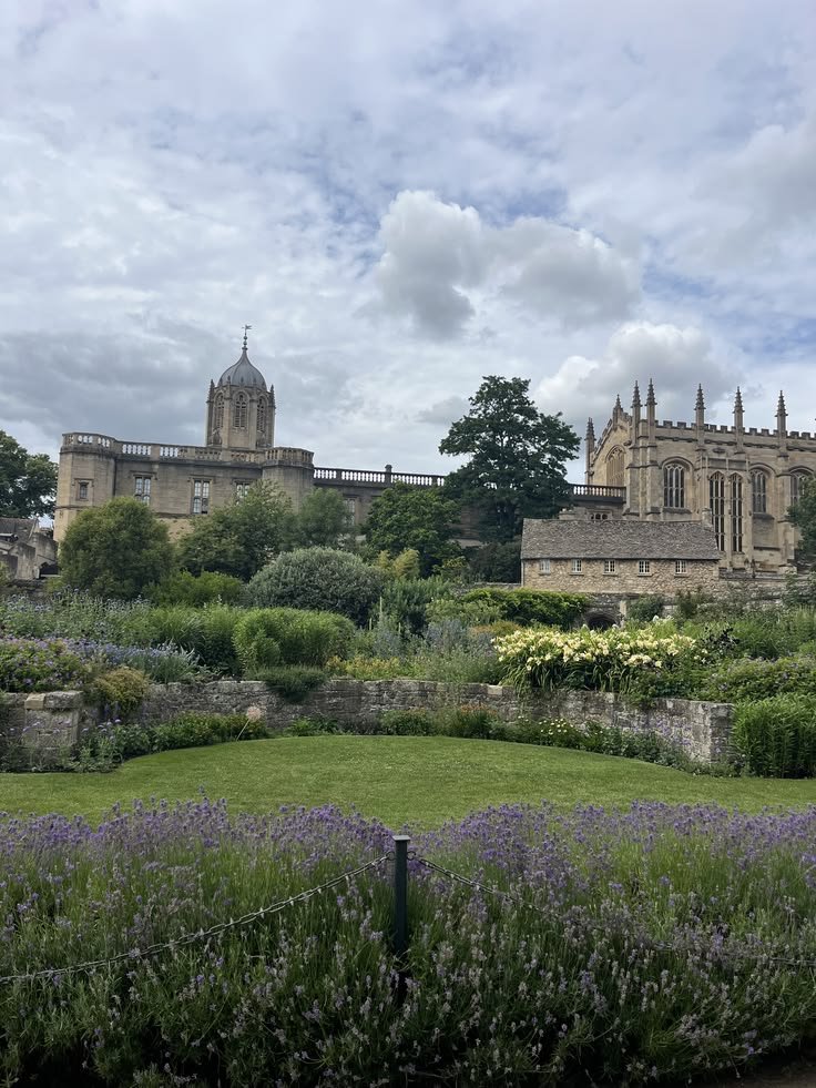 ____flowers__'s tweet photo. Oxford, England https://t.co/nKter12MT2
