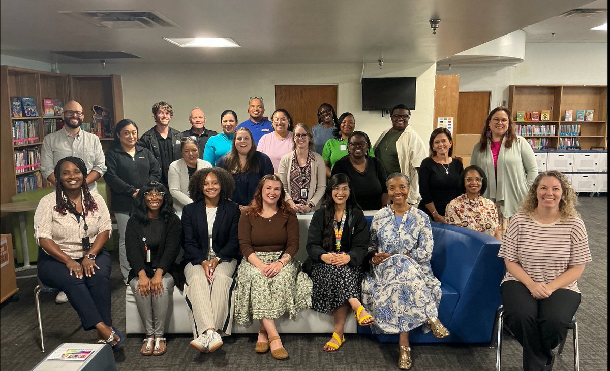 DISDLibDirector's tweet photo. Warm welcome to our newest Dallas ISD school librarians! Today, more than 25 new Media Specialists and Literacy Media Specialists started their first day of learning and preparation for the year ahead. They are ready to build strong cultures of literacy, support student learning, and help their campus libraries become hubs of access, discovery, and student success. @DrElenaSHill @NicoleWBixby @DISD_Libraries @dallasschools