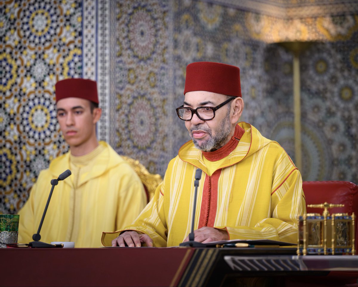 SM_Mohammed_VI's tweet photo. Sa Majesté le Roi Mohammed VI, que Dieu L'assiste, a adressé, mercredi soir, un Discours à Son peuple fidèle à l’occasion du 27e anniversaire de l’accession du Souverain au Trône de Ses Glorieux Ancêtres. 29072026-Tétouan https://t.co/dX8ffKA41W