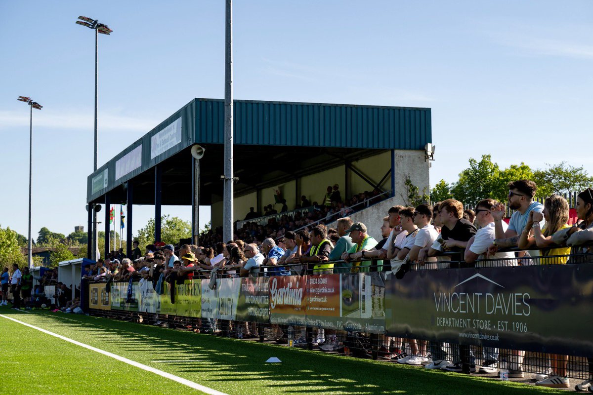 harry11thomas's tweet photo. Two years @HaverfordwestFC &amp; absolutely loving it! 💙 https://t.co/eA043XdFZ4