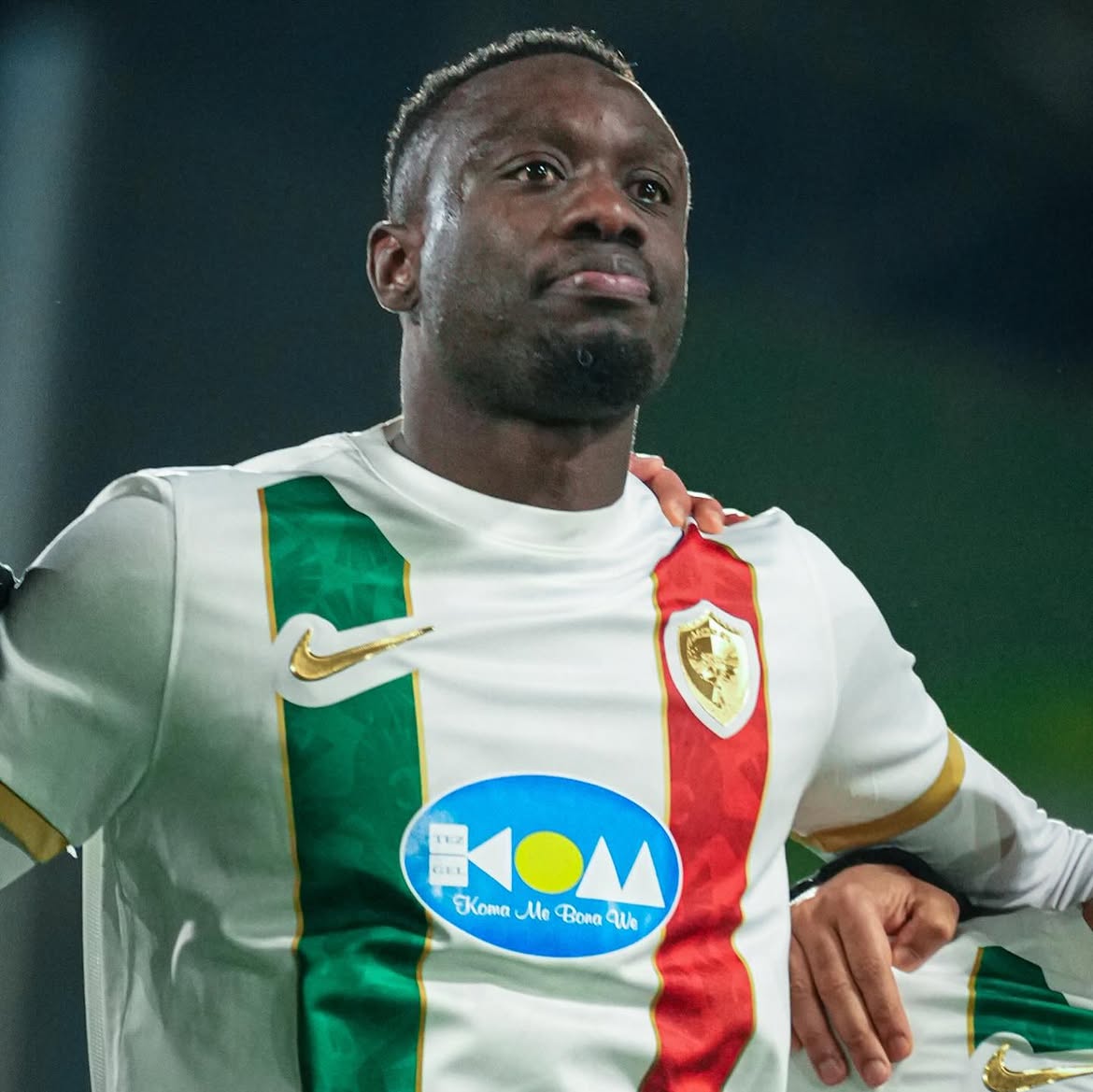 MucadeleGzt's tweet photo. Mbaye Diagne:

“Para da istemiyorum, sözleşmeyi yenilemek de istemiyorum, sadece saygı istiyorum. Bu takıma duyduğum sevgiyi hak ediyorum, harika bir sevgi bu. Şimdi yeter, işime odaklanmak istiyorum, adım hakkında konuşmayı bırakın, her şey tam tersi. Kimsenin söylemediğim şeyleri söylemesine izin vermiyorum, iyiyim, paramı zaten aldım.”