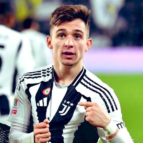 laxno_sap's tweet photo. 🚨 NEW: Manchester United and Michael Carrick are keen on signing Juventus winger Francisco Conceição this summer. The 23-year-old Portugal international has emerged as a key target as United look to strengthen their attack.

The former Porto winger, who recently returned from https://t.co/YcEbFEAWIM