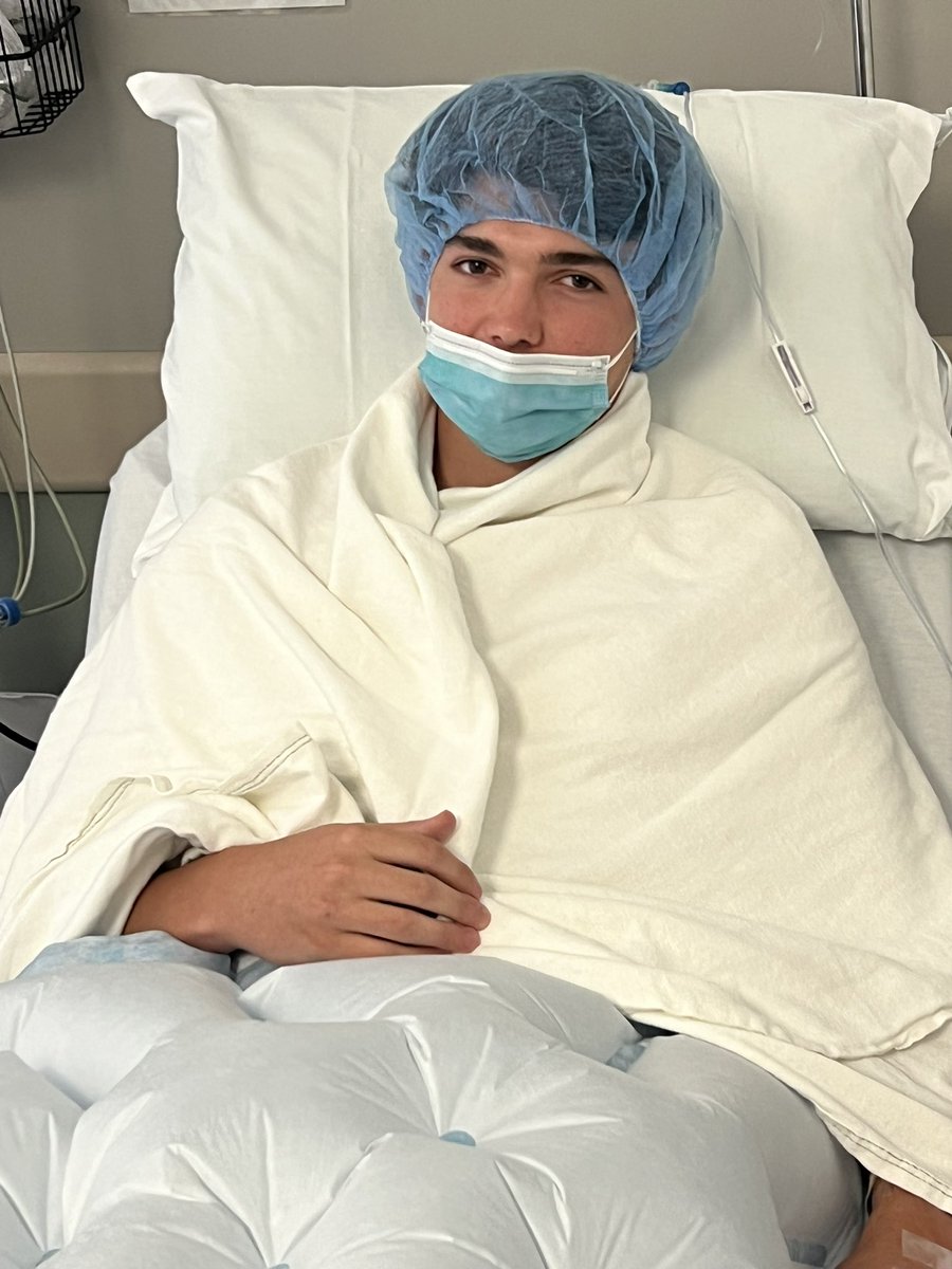 Zander_2027's tweet photo. Timing couldn’t be much worse but I’ll be back. Thank you @neal_elattrache and your team. Stronger. Bigger. Better. On to the next episode. Can’t keep me down. @PrepBaseballCA @LesLukach @hardy03bsbl @PFAbaseball @wowfactornation @jgoetzbaseball @GBGbaseballUSA  @ILBaseAcademy @JoeyCohenPG @BUncommitted @_JeremyBooth @ftrstarsseries @acbaseballgames @TommyRispoli @EliteSportsAdv