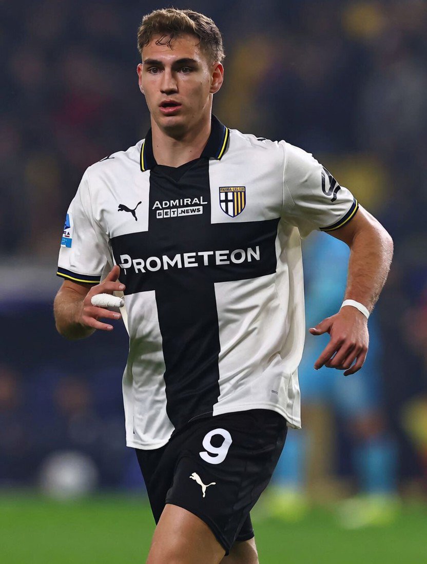 theFJEN's tweet photo. 🚨🇦🇷 JUST IN: Matteo Pellegrino is moving away from Juventus. The Bianconeri haven't spoken to Parma about him for a week. 

There were disagreements over the deal structure, as Juventus wanted a loan with an option to buy, while Parma continued to demand an obligation to buy.

— @NicoSchira - @Youtube