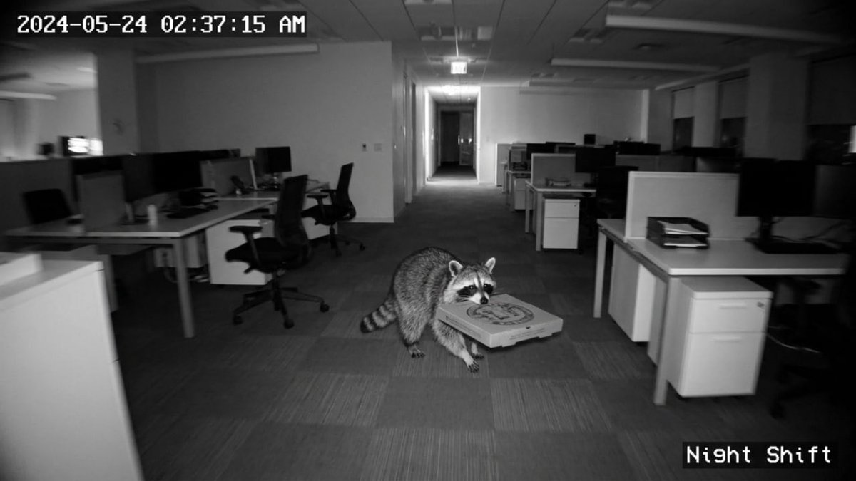 RocketDotHood's tweet photo. Caught lacking at @RobinhoodCrypto HQ after hours @vladtenev https://t.co/BecFNs2SYe