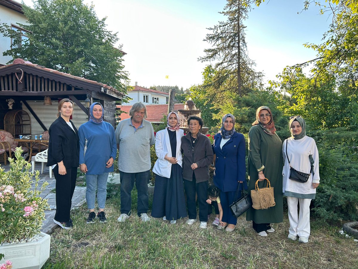 melikecilhan's tweet photo. 📍Kurşunlu
Kahramanımız Aziz Şehidimiz Korhan Kuruçay’ın kıymetli anne ve babasını ziyaret ettik.
Vatan toprağını korumak uğruna canını siper eden tüm gazilerimizi minnetle, aziz şehitlerimizi rahmetle anıyoruz. https://t.co/CpXNWFNnNn