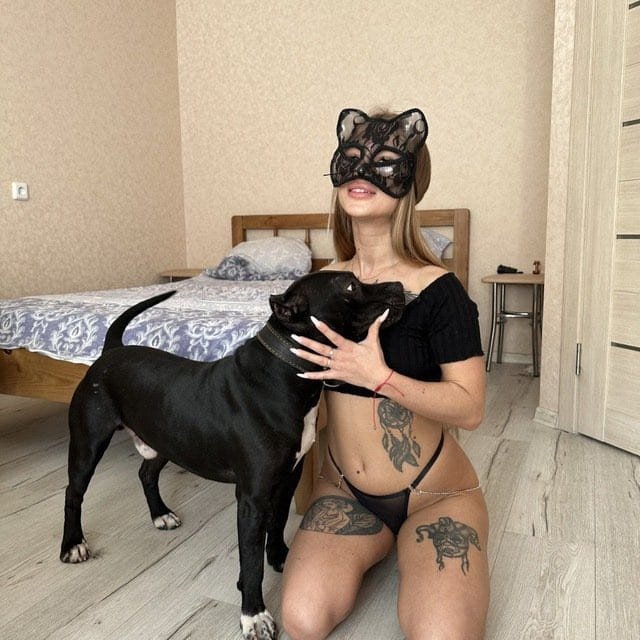 roseBella64's tweet photo. On a leash where he belongs. Swiss pig reduced to pet status, no dignity, no freedom, just a sniveling bitch following his Goddess. 🤣🐽
#BDSM #Femdom #Findom #Kink #PetPlay full video on my vip channel 💦🥵
https://t.co/Gf8KwGNsAz https://t.co/SdqDtaGQlt