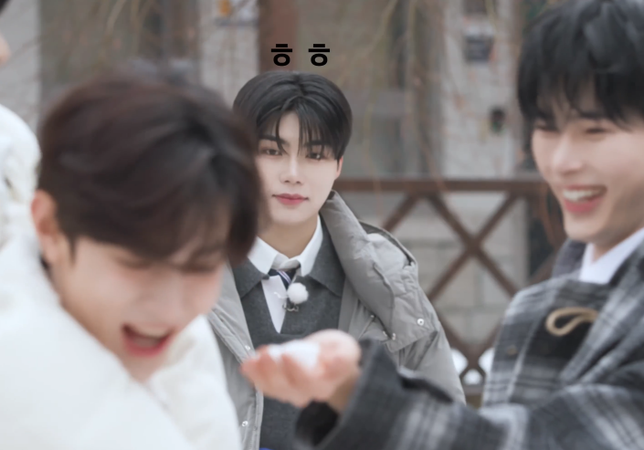 sbinneuls's tweet photo. i miss when everyone was sick of them https://t.co/Ll3KNftVlr