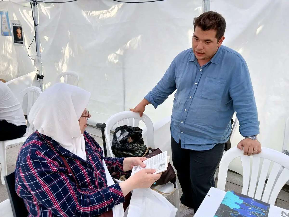 NecdetGursoy_'s tweet photo. Ankara Dergi Festivali'nde şiirin ortak dili konuşuldu: Mert Özden, İranlı Şair Dilşat Narges ile buluşmasını anlattı #ankara #dergi #festival #zafer #genç #akademi #abb #yazar #editör #yayıncı #buzdokuz #icenine #dilşatnarges #iranlı #şair #mertözden  https://t.co/FAlneurZhf https://t.co/ri2MlY1pVv