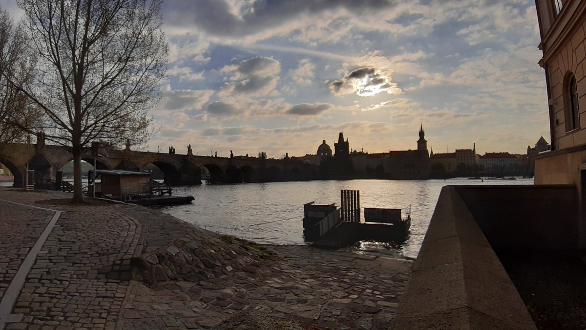 Felah1907's tweet photo. #PRAG 🇨🇿 https://t.co/QmNfhzCCYu