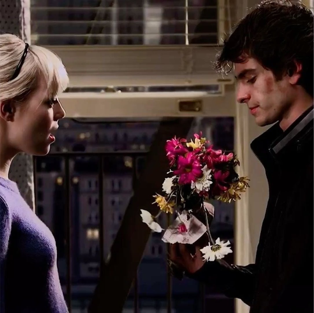 rivariasdaily's tweet photo. rivari as spiderman and gwen stacy https://t.co/bxyQIoiSjm