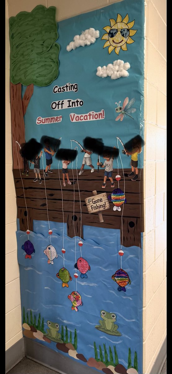 BtpsSrvcs's tweet photo. 🥁 Roll please for our winners of the Annual ESY Door Decorating Contest…A 2 way tie! Ms. Revellio &amp; Friends &amp; Ms. Romaine &amp; Friends! 🥇 The judging was intense w our local Knights of Columbus deliberating for an hour! 🚪🏆💚 @Brick_K12 @VMESMustangs @LMESColts https://t.co/fvGja73CJj