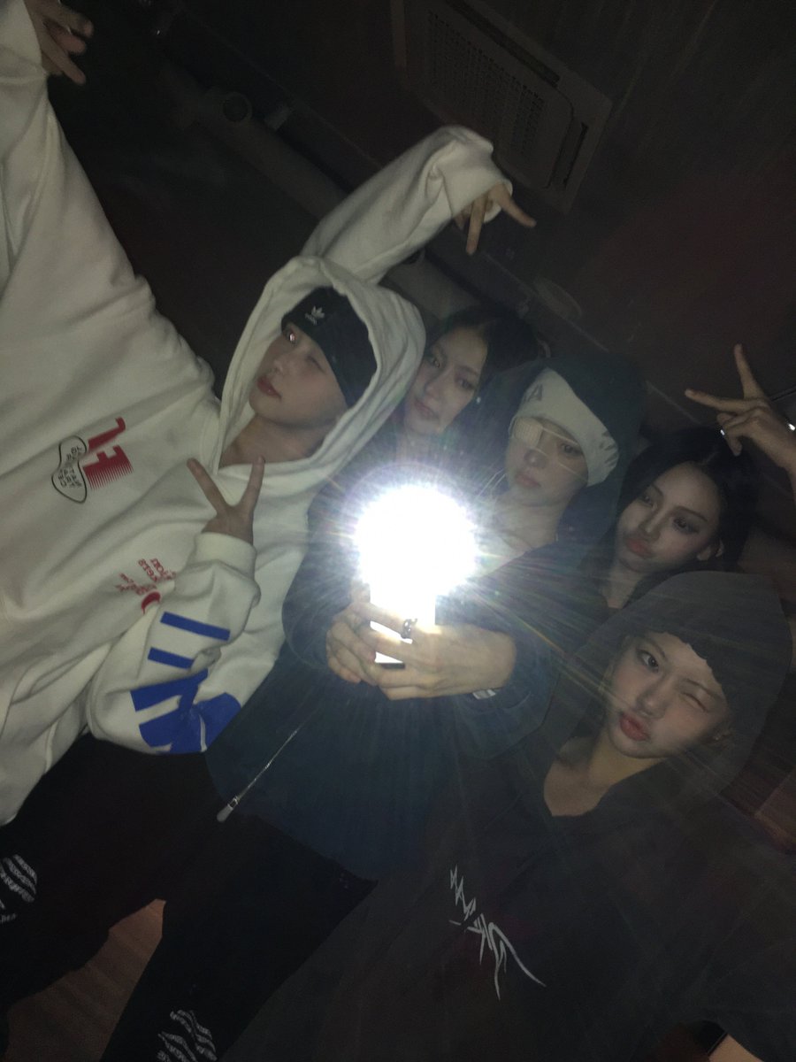 evonfolder's tweet photo. [260728] Evon update via Instagram 💬💜

— ⭑ ₊˚ #EVON #이본 #UNCHILD #언차일드 https://t.co/7DtSdE5wV9