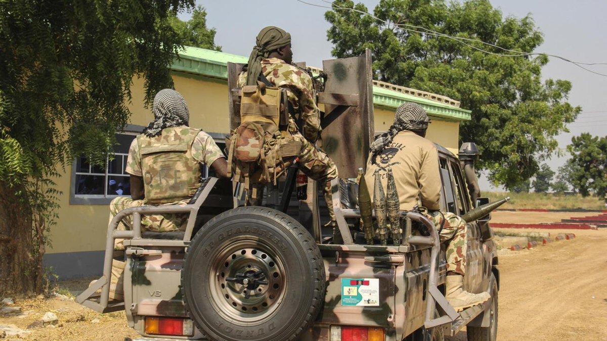 nanana365media's tweet photo. 🔴NIGÉRIA 🇳🇬| Au moins 30 personnes tuées par des hommes armés qui ont fait irruption dans la nuit du 26 au 27 juill dans le village de #Naridon, État de #Kaduna, Nord Nigéria, et ouvert le feu sur les habitants Des femmes, des enfants et des personnes âgées parmi les victimes. https://t.co/XQRTgwU2Yt