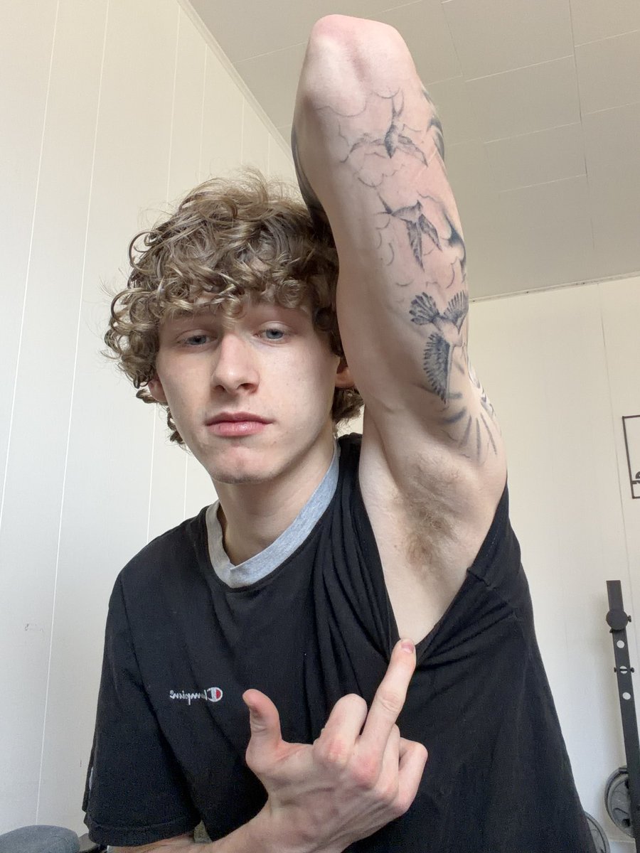 Master_kevin6's tweet photo. just listen🤑🤑 to King as you  relapse like a good boy 🙇‍♂️that you are and fall deep into his body pits and souls and do is King👑tells you too now head over to that cash app or PayPal let’s have some fun🙇‍♂️ https://t.co/b5iFGjZHrz