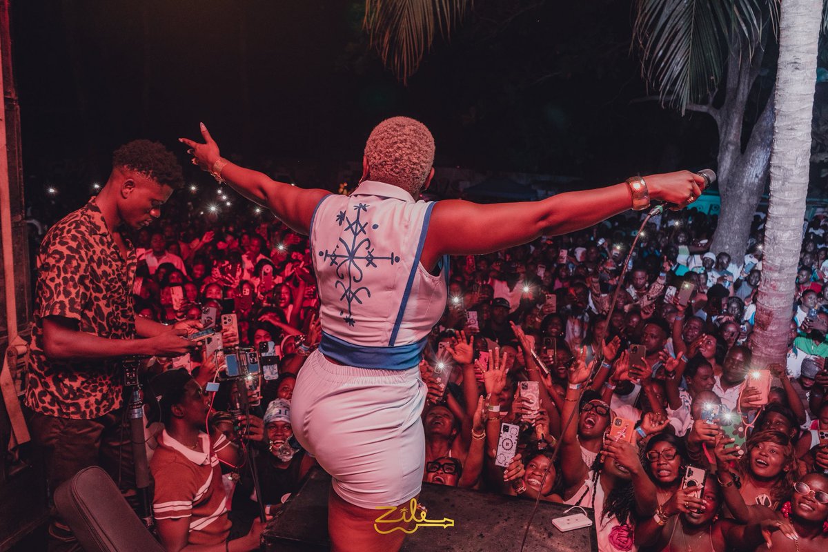 aniealerteht's tweet photo. Ansafolè Day 1 
Zile summer tour https://t.co/qMN0mOmkRh