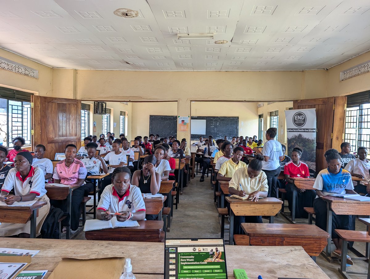 SadrachNirere's tweet photo. @ACCESS_UG @PlasticFreeJuly @EndPlasticsNow @brkfreeplastic @GAIAnoburn @Project_Kollekt We appreciate @ACCESS_UG for the opportunity to speak with students who shared ways on how the'll continue practicing zero waste to make their campus a waste free community.
#PlasticFreeJuly
#ChooseToReuse #GoForZeroWaste
@EndPlasticsNow , @PlasticFreeJuly , @brkfreeplastic https://t.co/mky7zWU1KK