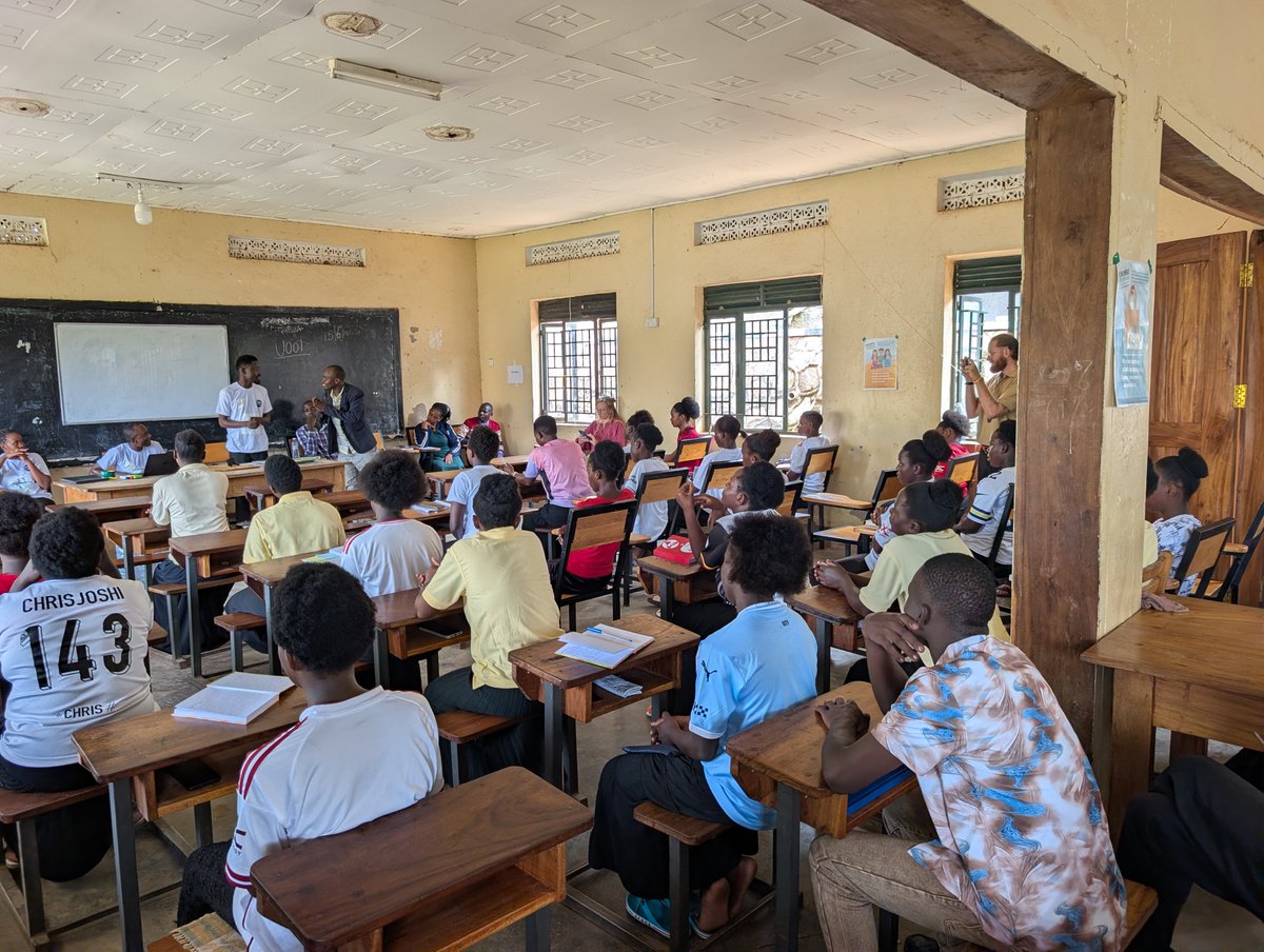 SadrachNirere's tweet photo. Today we engaged with 67 students @ACCESS_UG about zero waste practices, the need to go plastic free. The science behind plastic, its harmful implacts on the people and the planet.
This #PlasticFreeJuly is a reminder to #ChooseToRefuse and #GoForZeroWaste
@PlasticFreeJuly https://t.co/1r3GR9DqLA