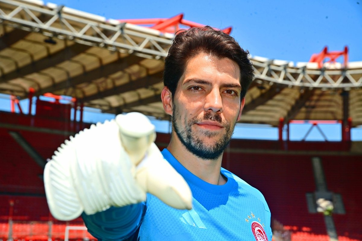mercatosphera's tweet photo. 🇬🇷 #Olympiacos ha fichado al guardameta alemán Stefan Ortega (33 | #NottinghamForest) como agente libre. Firma por una temporada con opción a otra. https://t.co/j0G1LwMGml