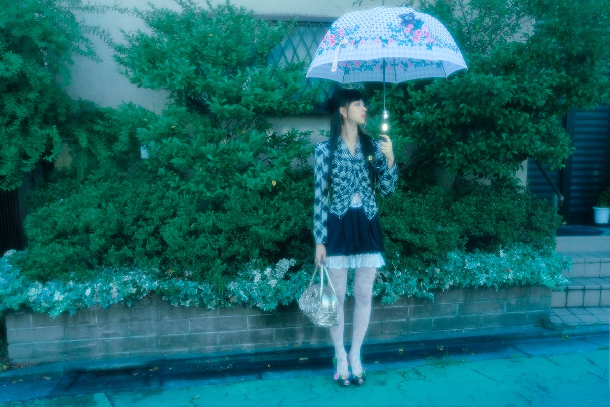 paul_lmrd1's tweet photo. I love this styling so muchhh, their stylist never miss ｡𖦹°‧⋆˚࿔

#KiiiKiii #키키 #PopOffPopOff #WhyKiiiKiii #KiiiKiii_PopOffPopOff #KiiiKiii_WhyKiiiKiii https://t.co/ABptVObhjw