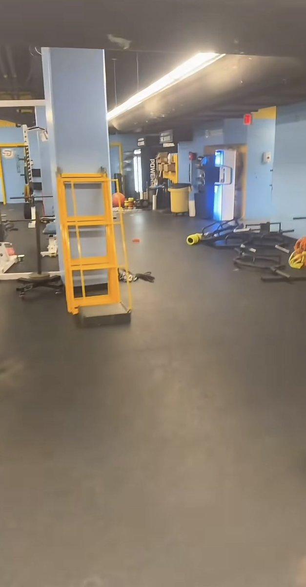 107Panther57195's tweet photo. 😂😂😂 lmaooooo
I know yall not calling this dungeon a weight room https://t.co/yPiRXSXMBZ