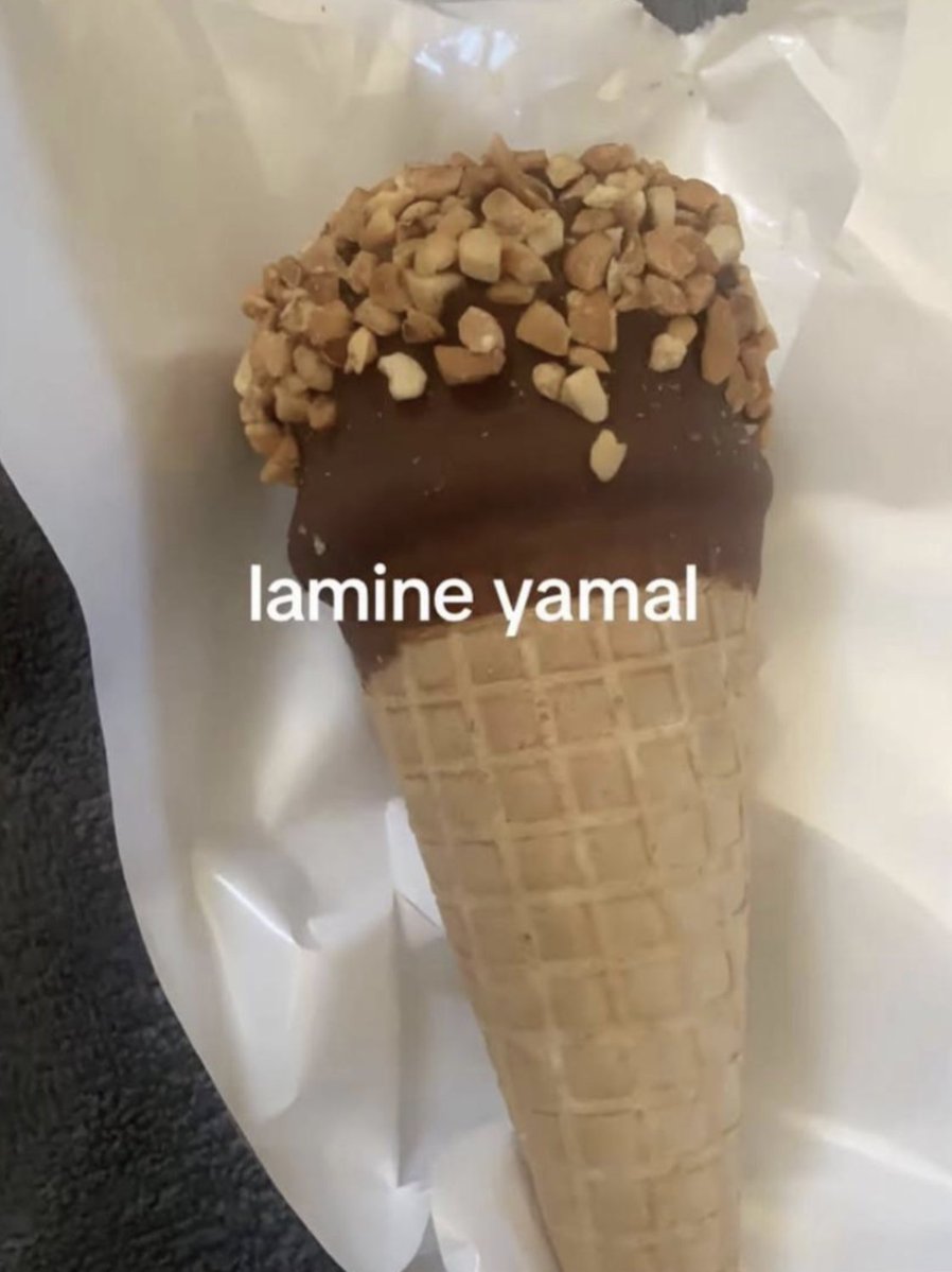 TrollFootball's tweet photo. This ice cream flavour was listed as Lamine Yamal on the menu. https://t.co/WgFrChLA8u