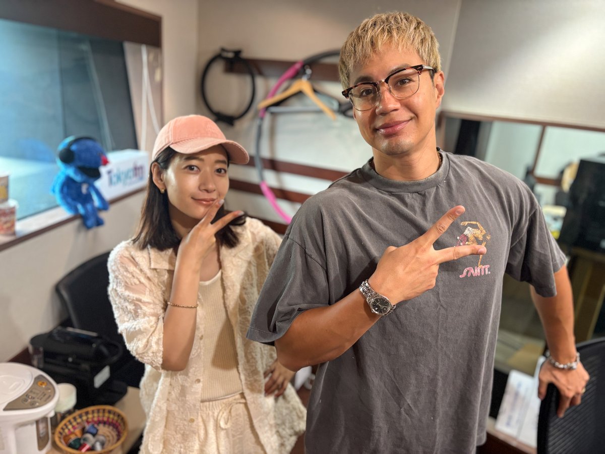 ONEMORNING_1's tweet photo. おはようございます🥱
木曜日の #ワンモ 今日もスタートです📻

#ワンコメ・ワンジャッジ
💐「恩返しできた瞬間」💐

家族や先生、友人、職場の先輩…
あなたがお世話になった人へ、
「ありがとう」の気持ちを
返せた瞬間はありますか？

小さなことでも大丈夫✨
あなたの”恩返しエピソード”を
教えてください📮

投票は固定ポストから！

📩ワンコメ / ふつおた
https://t.co/dovnFJONzF