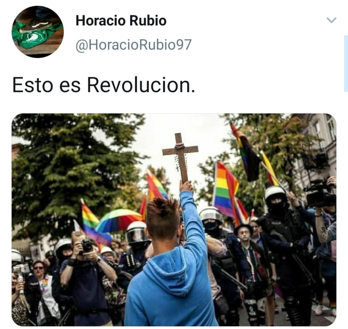 AKN4720's tweet photo. Son LGBT, no vampiros https://t.co/onP4KI8NOz