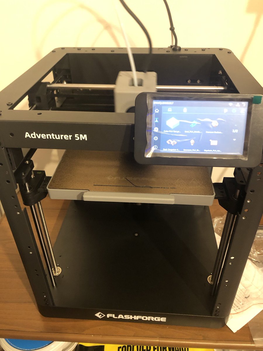 CingerleMassimo's tweet photo. È arrivata la stampante in 3D. https://t.co/MGyBeRSAWd