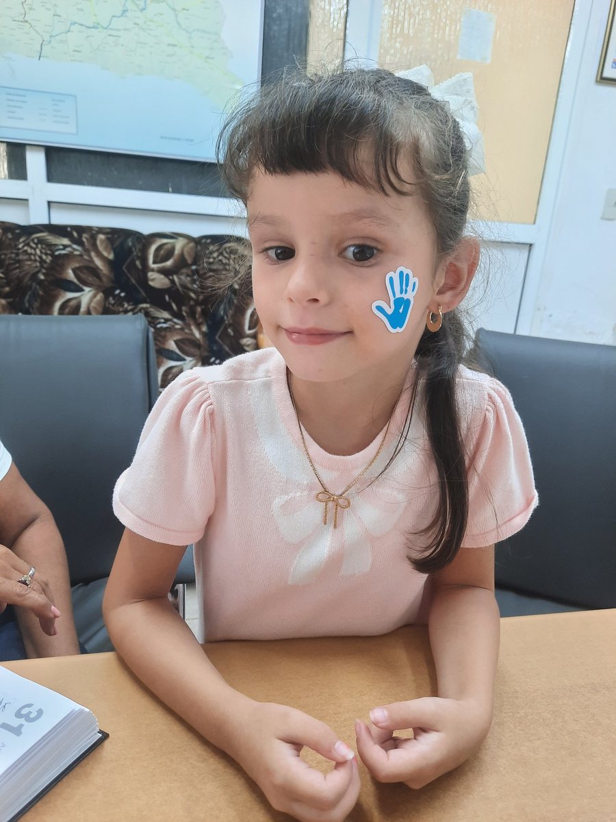 Yanileysd's tweet photo. 👉 Evento cultural para los niños pintado de azul en @ETECSA_Cuba 
#Mayabeque 
#EtecsaTeAcompaña https://t.co/Y2EgCzfEdX