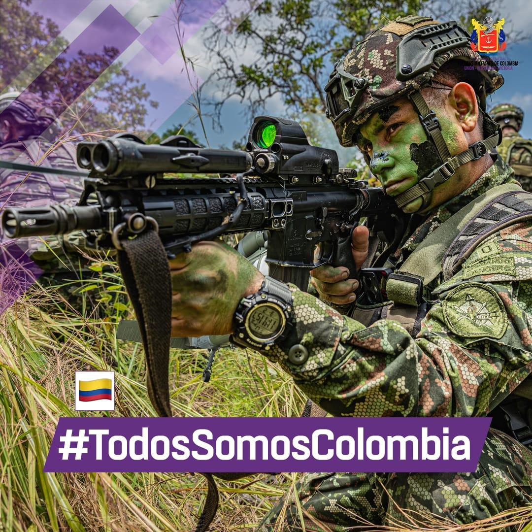 FuerzasMilCol's tweet photo. Detrás de cada uniforme hay un colombiano que sueña con el mismo país que usted: un lugar seguro, próspero y en paz. 

Reconocer eso es el primer paso para construirlo juntos. #TodosSomosColombia https://t.co/ReW95Awaan