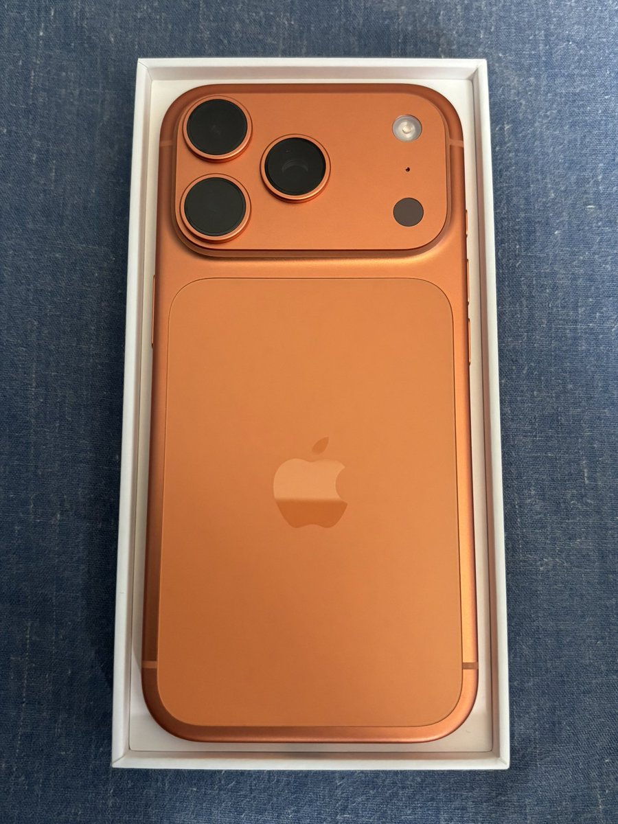 rubbergloves24's tweet photo. Love my new iPhone 17 pro 😍 https://t.co/SO1orqRgj0