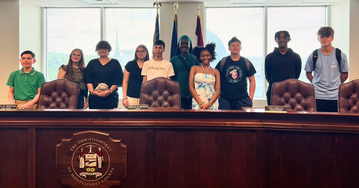 foundingforward's tweet photo. Service Learning in Public Policy (SLiPP) is underway! Today, students left our Valley Forge campus pursuing specific areas of study. Students studying media and communications visited Montgomery County's communications department and met with Phoenixville Mayor Peter Urscheler. https://t.co/ECZWXqsXvK