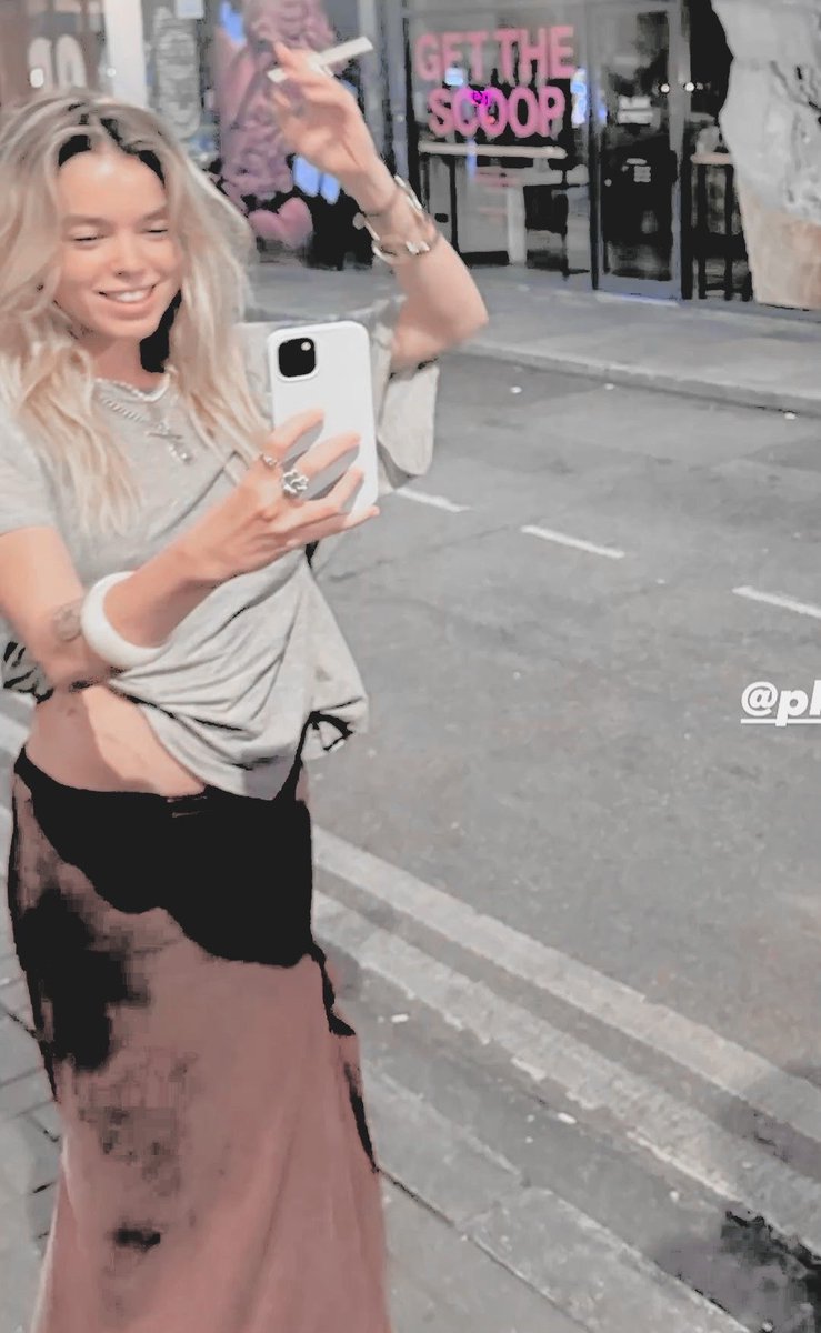 venerableterror's tweet photo. ᅠ

ᅠ

your camera roll if you and harper dated. 💫

ᅠ

ᅠ https://t.co/K5OxPa54yb