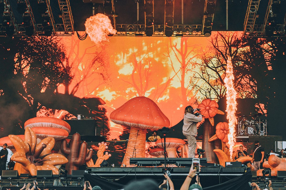 RollingLoud's tweet photo. 2021 - 2026 don's stages https://t.co/KCewtcUatN
