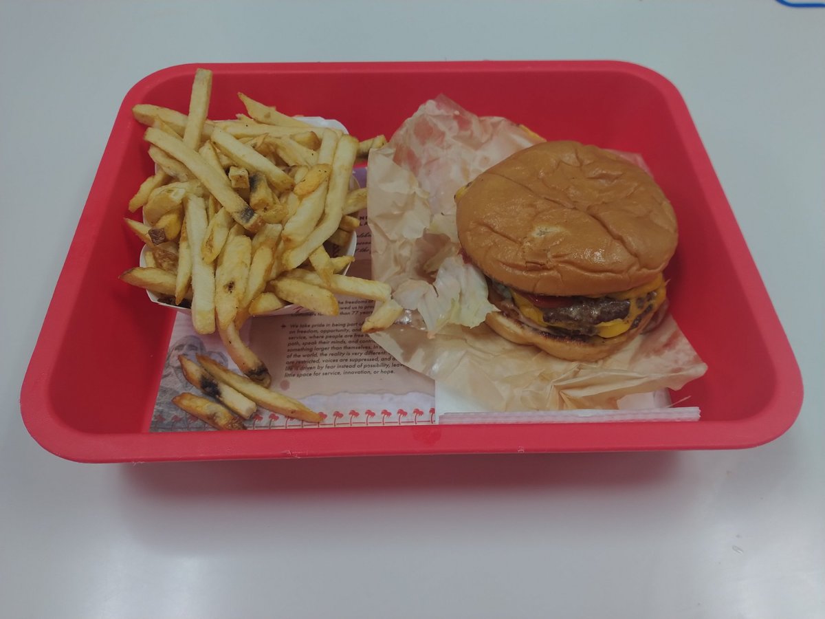 AwesomeDudeVic's tweet photo. Last Thursday, I had yummy food from In-N-Out Burger. #delicious #burger #innout #innoutburger #appetizing #food #foodie #foodpic #foody #yum #yummy #closeup #foodphotography #foodlover #frenchfries #fries #great #dallas #texas #foodphoto #thursday #july https://t.co/ko8NBVncLO