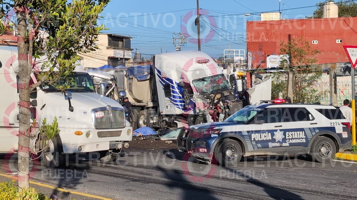 InteractivoPue_'s tweet photo. 🚨🔴 #Pasajera de #autobús #murió por #choque con tractocamión en #Amozoc

https://t.co/FCIbTvVJdk https://t.co/IGPMIpQUbd