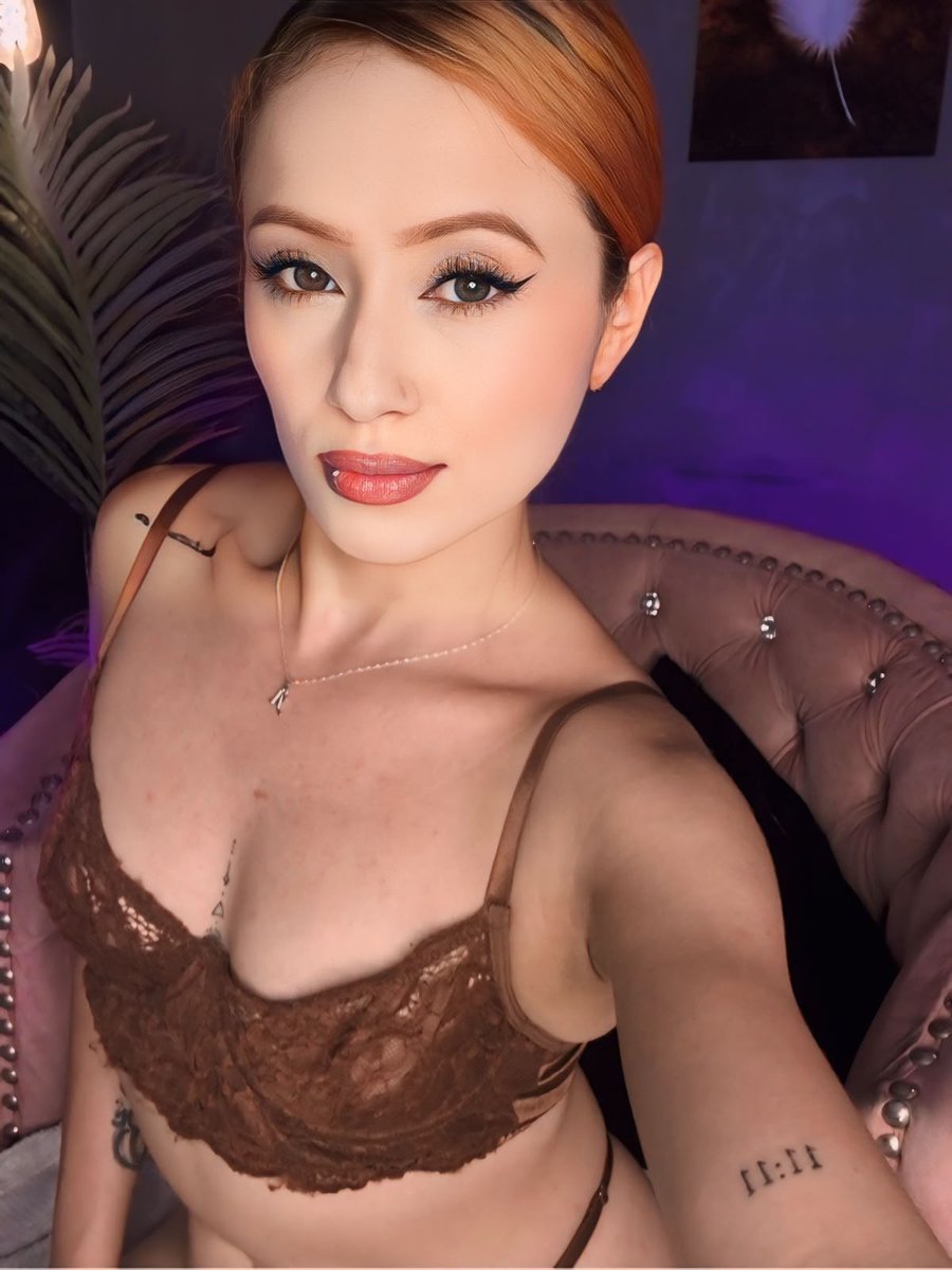 amyevanx's tweet photo. Im back !!!! and waiting for hot afternoon 🥵🔥
https://t.co/COjuoFna3j https://t.co/vr9JoghAjn