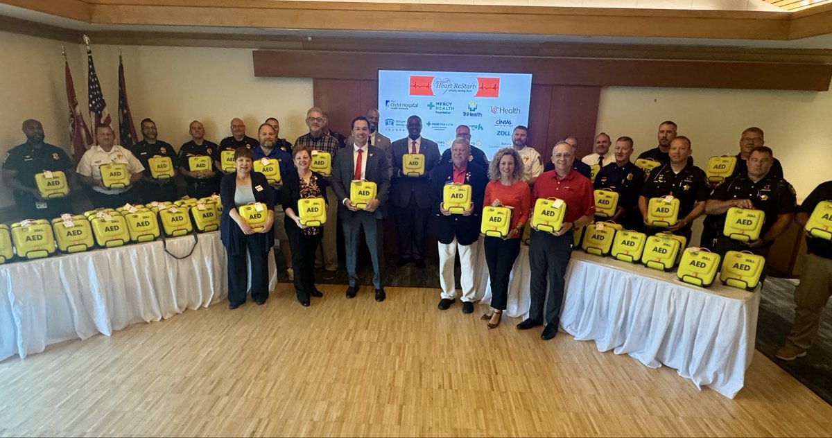 EdMathis_Cre's tweet photo. Some of the most meaningful work happens when organizations choose to serve together.

Together, we’re building a stronger, safer Greater Cincinnati.

💙💛 #ServiceAboveSelf #Rotary #RotaryClubOfCincinnati #RotaryDistrict6670 #ProjectHeartReStart #GreaterCincinnati https://t.co/CFZBUbTKX8