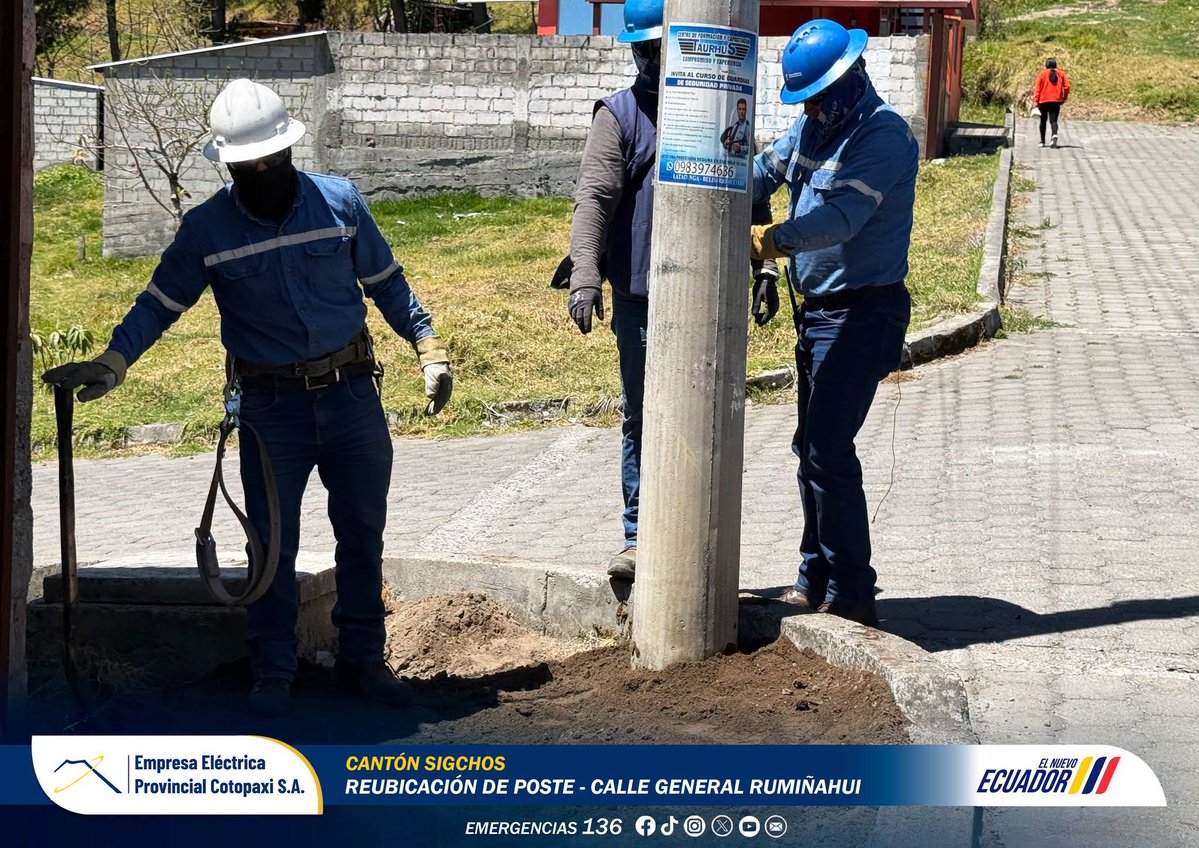 elepcosa's tweet photo. 📌 Como parte de su compromiso con la mejora continua de la infraestructura eléctrica, ELEPCO S.A. ejecutó el miércoles 29 de julio, la #reubicación de un #poste de baja tensión en la calle General Rumiñahui, del cantón #Sigchos. https://t.co/B5AalKoLgJ