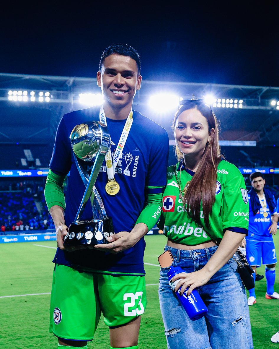 Merinovich's tweet photo. @MisterRivero_ En la página de CruzAzul tiene las fotos. https://t.co/KlTZaz6eI3