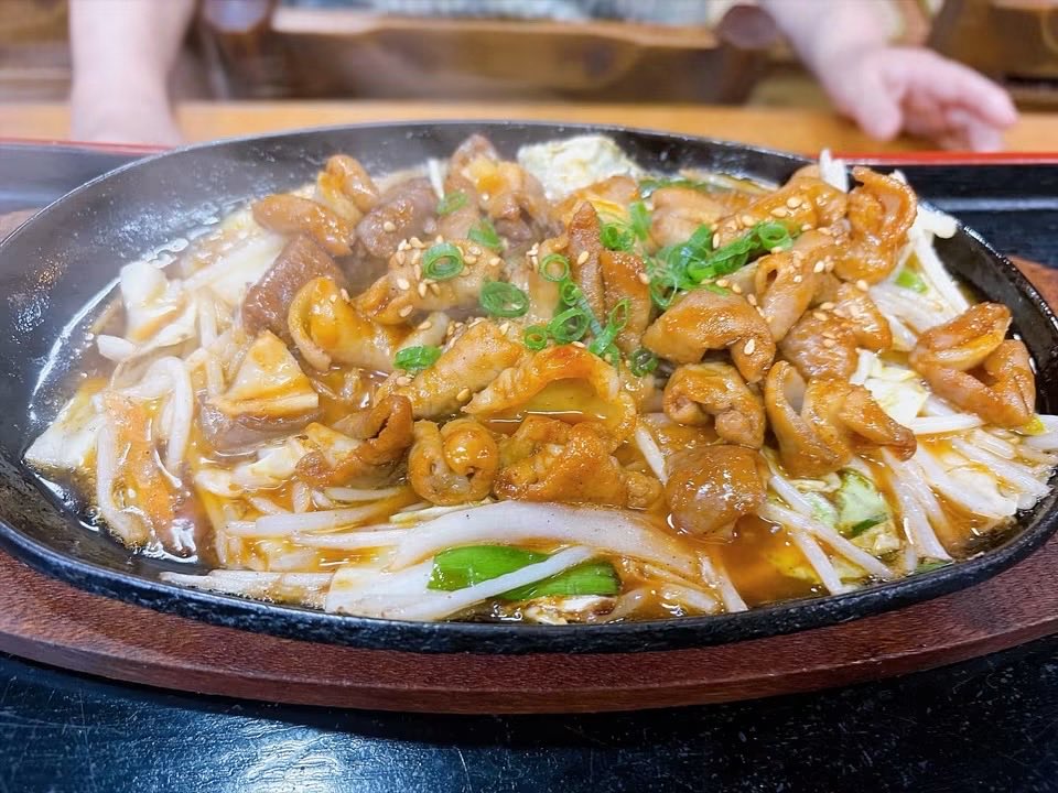 ajidokorococoro's tweet photo. 豚ホルモンピリ辛炒め

※定食もできます🍚 https://t.co/Zal9ZXVx43