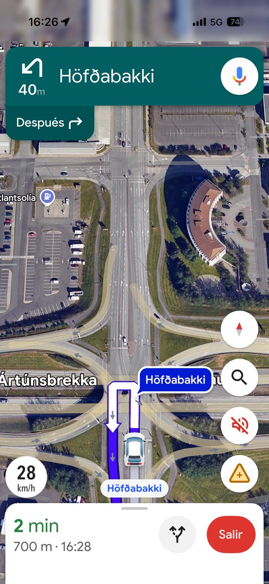 _jjpilot's tweet photo. @googlemaps Hey you need to be careful with the instructions you give the driver when they miss a turn and you have to redirect them, especially tourists who don't know where they're driving. This needs to be fixed. Here's an example: a couple of weeks ago https://t.co/ibyDte1i7K