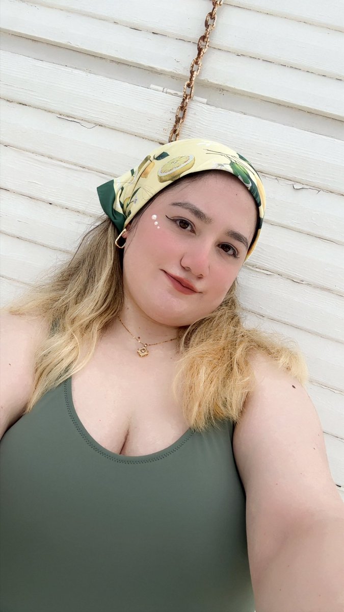 emineduzgn's tweet photo. 😙♥️🌊🏖️🤍🪸
#yeniprofilresmi̇ #YeniProfilResmi
#newprofilepic https://t.co/fmRzbdCuB0