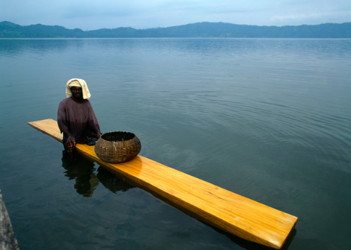 KZankeli's tweet photo. 1. long before galamsey took over lake bosomtwi, one of ghana's greatest natural attractions, it was the spiritual centre of the local people.

2. once associated with numerous taboos that frightened even the bravest away, it is now polluted by the toxins of illegal gold mining. and woe to anyone who dares eat of it!

3. meet nana kwasi bugyei iii, custodian of the sacred lake and chief of asaman from the 1960s, under whose strict stewardship lake bosomtwi remained pristine.