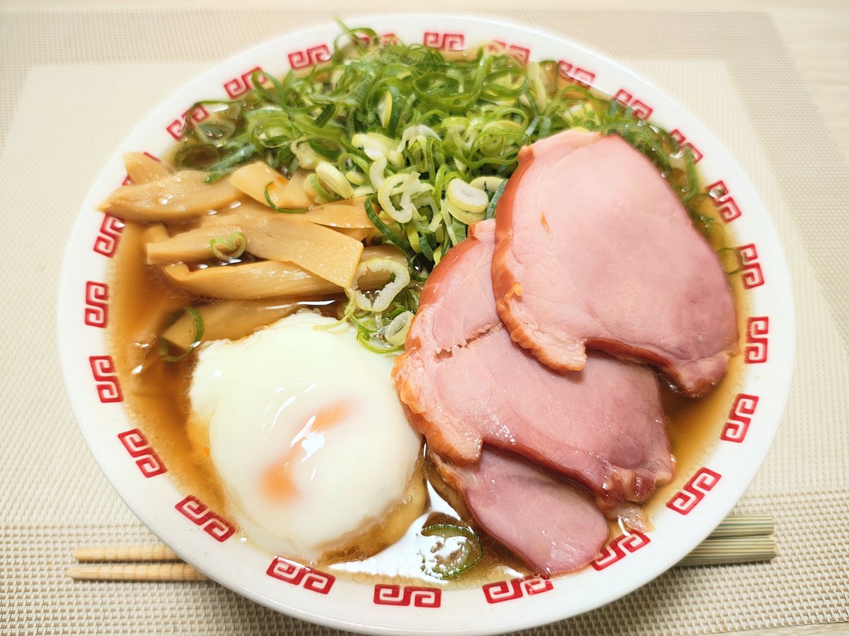 gander357's tweet photo. 家系はあんまり好きでは無いがやってることは大差ない https://t.co/lwEwRd78N1